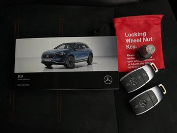 Mercedes-Benz EQA EQA 250 66.5kWh AMG Line (190 ps) - NAV - MIRROR PACKAGE
