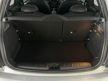 Mini Electric Hatch Cooper SE 32.6kWh Level 3 (184 ps) - ROOF AND MIRROR CAPS - BLAC
