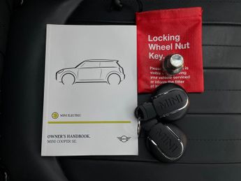 Mini Electric Hatch Cooper SE 32.6kWh Level 3 (184 ps) - ROOF AND MIRROR CAPS - BLAC
