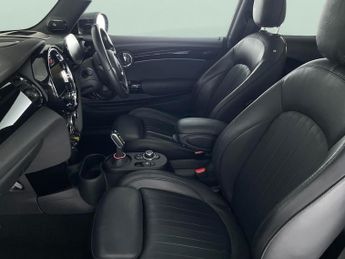 Mini Electric Hatch Cooper SE 32.6kWh Level 3 (184 ps) - ROOF AND MIRROR CAPS - BLAC