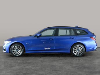 BMW 3 Series 2.0 330e 12kWh M Sport Touring Plug-in (292 ps) - PARK ASSIST