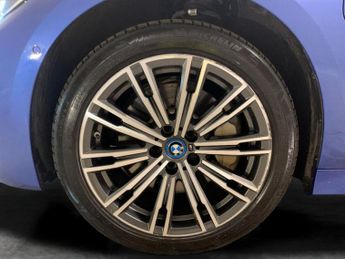 BMW 3 Series 2.0 330e 12kWh M Sport Touring Plug-in (292 ps) - PARK ASSIST