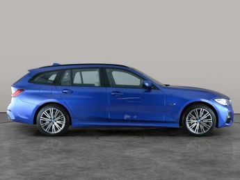 BMW 3 Series 2.0 330e 12kWh M Sport Touring Plug-in (292 ps) - PARK ASSIST