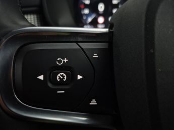 Volvo XC40 1.5h T4 Recharge 10.7kWh Plus Plug-in (211 ps) - KEYLESS ENTRY
