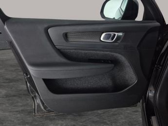 Volvo XC40 1.5h T4 Recharge 10.7kWh Plus Plug-in (211 ps) - KEYLESS ENTRY