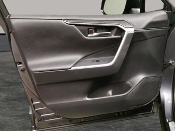 Toyota RAV4 2.5 VVT-h GPF Design CVT (218 ps) - LED - REVERSE CAM - NAV