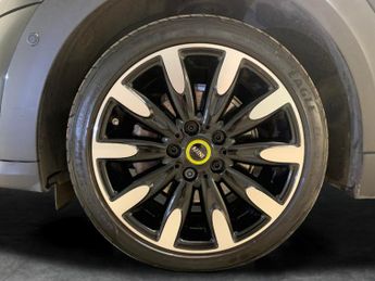 Mini Electric Hatch Cooper SE 32.6kWh Level 3 (184 ps) - HEATED SEATS - INTERIOR LIG
