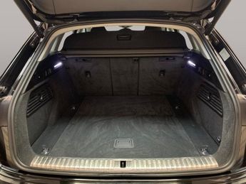 Audi e-tron 50 Technik quattro 71.2kWh (11kW Charger) (313 ps) - ADJUSTABLE 