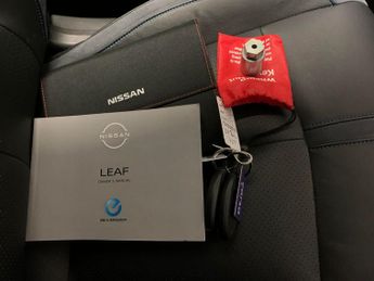 Nissan Leaf 39kWh Tekna (150 ps) - LED - NAV - LANE DEPARTURE