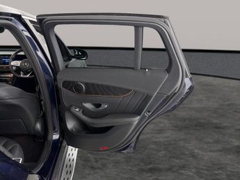 Mercedes-Benz EQC EQC 400 80kWh AMG Line (Premium Plus) 4MATIC (408 ps) - SELF PAR