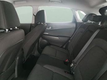 Hyundai Kona 39kWh SE Connect (10.5kW Charger) (136 ps) - LED - REVERSE CAM -
