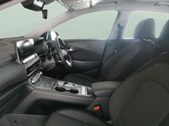 Hyundai Kona 39kWh SE Connect (10.5kW Charger) (136 ps) - LED - REVERSE CAM -