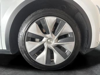 Tesla Model Y SUV RWD (346 ps) - HEATED STEERING - WIFI - BLIND SPOT ASSIST