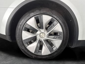Tesla Model Y SUV RWD (346 ps) - HEATED STEERING - WIFI - BLIND SPOT ASSIST