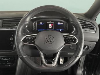 Volkswagen Tiguan Allspace 1.5 TSI R-Line DSG (150 ps) - HEATED STEERING - ASSISTANCE PACK