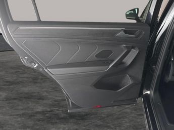 Volkswagen Tiguan Allspace 1.5 TSI R-Line DSG (150 ps) - HEATED STEERING - ASSISTANCE PACK