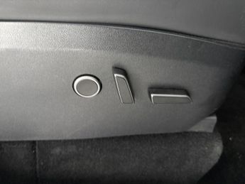 Tesla Model Y SUV RWD (346 ps) - REVERSE CAM - NAV - LEATHER