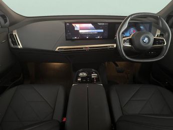 BMW iX 50 111.5kWh M Sport xDrive (11kW Charger) (523 ps) - DRIVING ASS