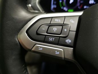 Volkswagen Tiguan 1.4 TSI 13kWh Elegance Plug-in DSG (245 ps) - REVERSE CAM - HEAT