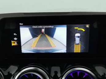 Mercedes-Benz EQA EQA 350 66.5kWh AMG Line (Premium) 4MATIC (292 ps) - CARPLAY - R