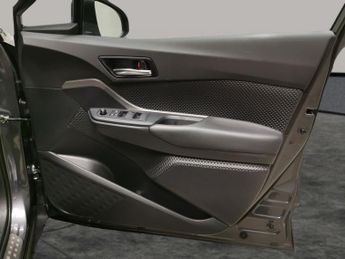 Toyota C-HR 1.8 VVT-h GPF Icon CVT (122 ps) - BLUETOOTH - AIR CON - AUTO HEA