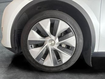 Tesla Model Y SUV RWD (346 ps) - HEATED STEERING - WIFI - BLIND SPOT ASSIST