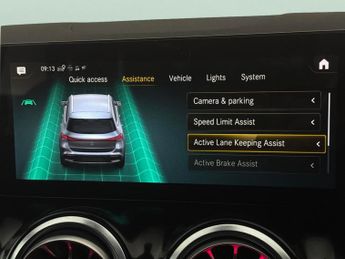 Mercedes-Benz EQA EQA 300 66.5kWh AMG Line 4MATIC (228 ps) - ADAPTIVE LIGHTS - HEA