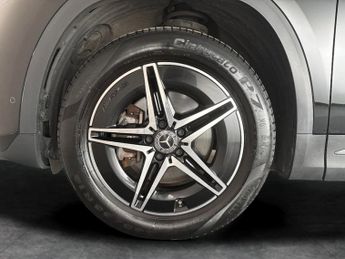 Mercedes-Benz EQA EQA 300 66.5kWh AMG Line 4MATIC (228 ps) - ADAPTIVE LIGHTS - HEA