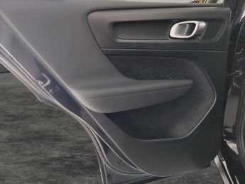 Volvo C40 Recharge 69kWh Plus (231 ps) - CARPLAY - ACTIVE LANE ASSIST - KE