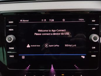 Volkswagen Passat 2.0 TDI EVO R-Line DSG (150 ps) - LED - HEATED LEATHER - COMFORT