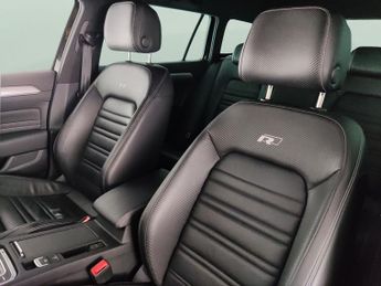 Volkswagen Passat 2.0 TDI EVO R-Line DSG (150 ps) - LED - HEATED LEATHER - COMFORT