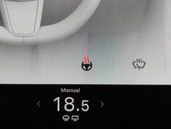 Tesla Model Y SUV RWD (346 ps) - HEATED STEERING - WIFI - BLIND SPOT ASSIST