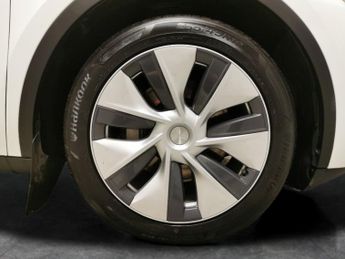 Tesla Model Y SUV RWD (346 ps) - HEATED STEERING - WIFI - BLIND SPOT ASSIST