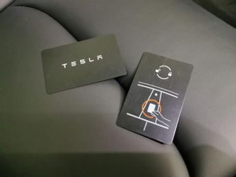 Tesla Model Y SUV RWD (346 ps) - HEATED STEERING - WIFI - BLIND SPOT ASSIST