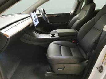 Tesla Model Y SUV RWD (346 ps) - HEATED STEERING - WIFI - BLIND SPOT ASSIST
