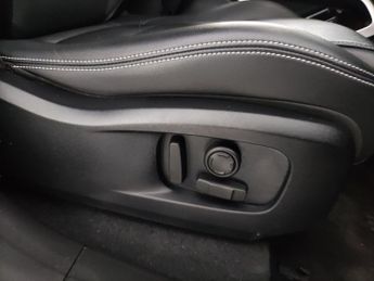 Jaguar F-PACE 2.0 D200 MHEV R-Dynamic S AWD (204 ps) - LED - REVERSE CAM - NAV