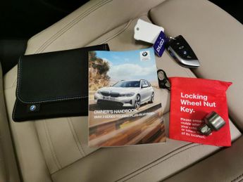 BMW 3 Series 2.0 330e 12kWh M Sport Touring Plug-in xDrive (292 ps) - INTERIO