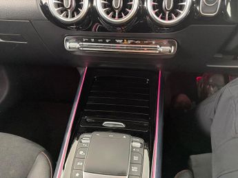 Mercedes-Benz EQA EQA 250 66.5kWh AMG Line (190 ps) - COMFORT PACK - PADDLE SHIFT