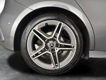 Mercedes-Benz A Class 2.0 A200d AMG Line (Executive) 8G-DCT (150 ps) - ACTIVE LANE ASS