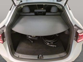 Tesla Model Y SUV RWD (346 ps) - HEATED LEATHER - HEATED STEERING - WIFI