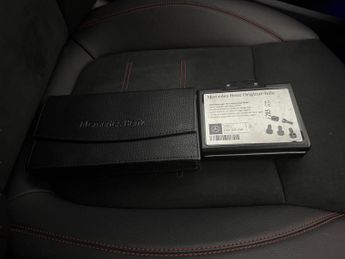 Mercedes-Benz EQA EQA 300 66.5kWh AMG Line 4MATIC (228 ps) - ADAPTIVE LIGHTS - HEA