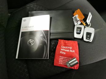 Toyota C-HR 1.8 VVT-h GPF Icon CVT (122 ps) - BLUETOOTH - AIR CON - AUTO HEA