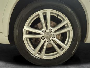 Audi Q3 1.4 TFSI CoD S line Edition S Tronic (150 ps) - DRIVING MODES - 