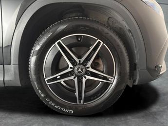 Mercedes-Benz EQA EQA 300 66.5kWh AMG Line 4MATIC (228 ps) - ADAPTIVE LIGHTS - HEA