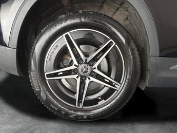 Mercedes-Benz EQA EQA 300 66.5kWh AMG Line 4MATIC (228 ps) - ADAPTIVE LIGHTS - HEA