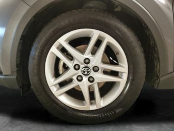 Toyota C-HR 1.8 VVT-h GPF Icon CVT (122 ps) - BLUETOOTH - AIR CON - AUTO HEA