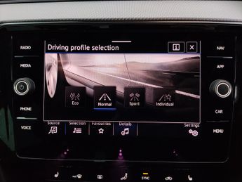 Volkswagen Passat 2.0 TDI EVO R-Line DSG (150 ps) - LED - HEATED LEATHER - COMFORT