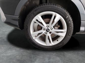 Audi Q3 1.4 TFSIe 45 S line Sportback Plug-in S Tronic 13kWh (245 ps) - 