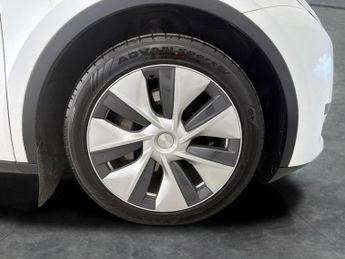 Tesla Model Y SUV RWD (346 ps) - HEATED STEERING - WIFI - BLIND SPOT ASSIST