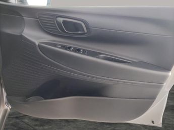 Hyundai i20 1.0 T-GDi MHEV SE Connect DCT (100 ps) - CRUISE - DRIVING MODES